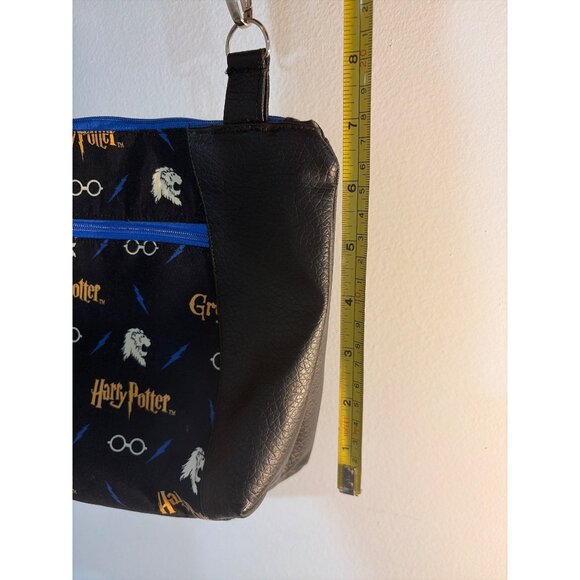 Harry Potter Gryffindor Crossbody Bag Adj Strap & Zip Pockets Faux Leather/Cloth - Picture 5 of 9